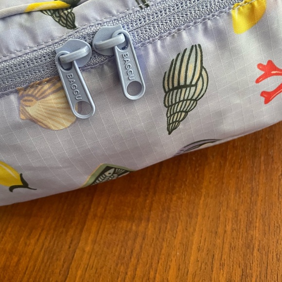 BAGGU Packing cube! Small size. - Picture 4 of 6